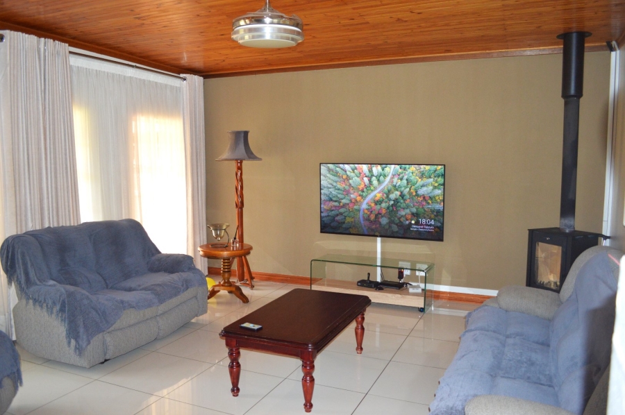 4 Bedroom Property for Sale in Flamwood North West